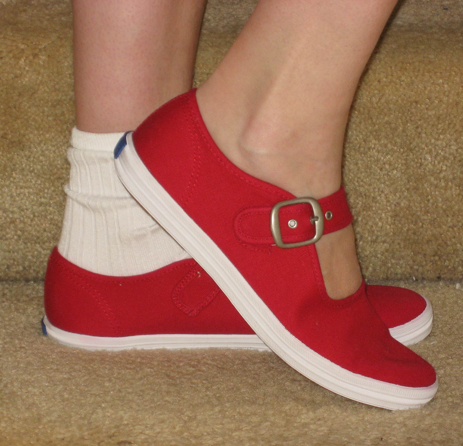 red mary jane keds
